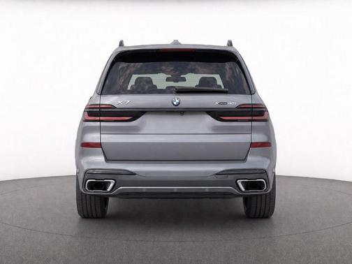Skyscraper Gray Metallic 2024 BMW X7 xDrive40i