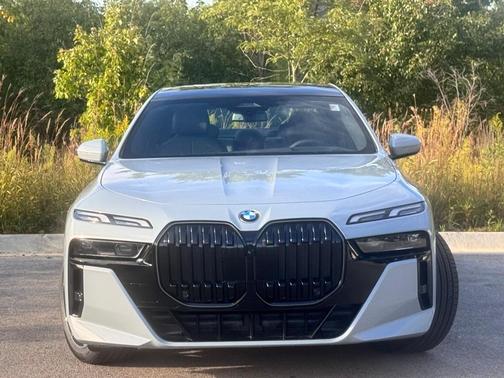 2026 BMW 740 i xDrive