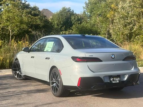 2026 BMW 740 i xDrive