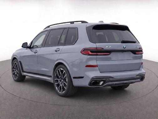 Gray Metallic 2027 BMW X7 xDrive40i