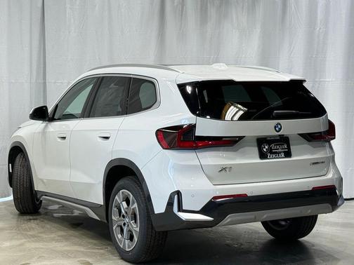 Alpine White 2026 BMW X1 xDrive28i