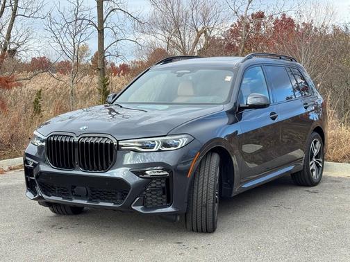2022 BMW X7 M50i