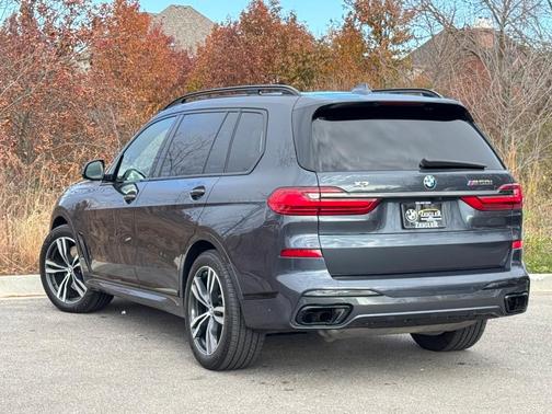 2022 BMW X7 M50i