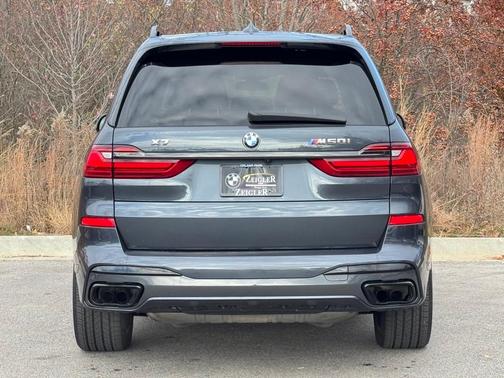 2022 BMW X7 M50i