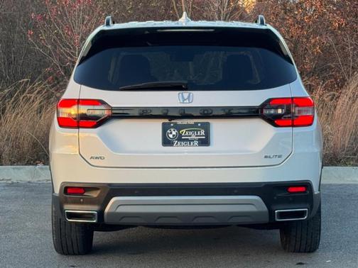 2023 Honda Pilot Elite