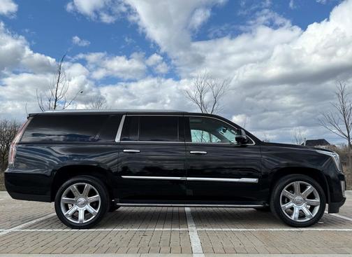 2019 Cadillac Escalade ESV Luxury