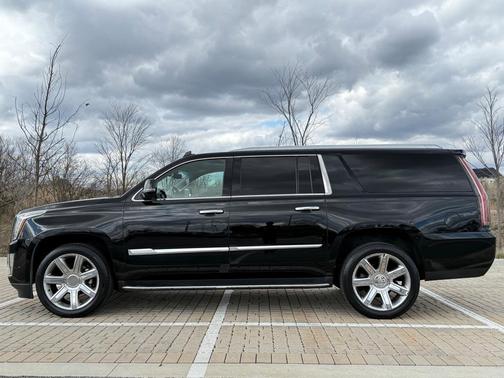 2019 Cadillac Escalade ESV Luxury