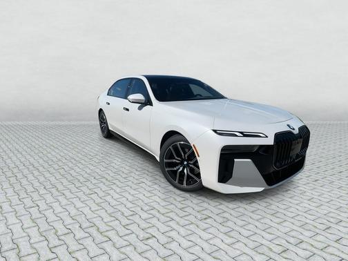 Mineral White Metallic 2026 BMW 760 760i xDrive