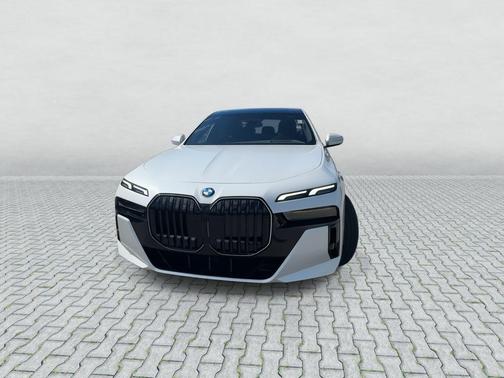 Mineral White Metallic 2026 BMW 760 760i xDrive