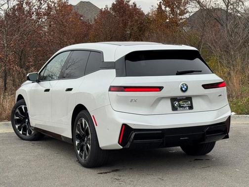 2026 BMW iX xDrive60