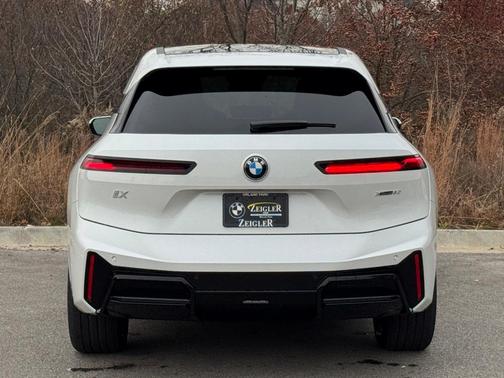 2026 BMW iX xDrive60