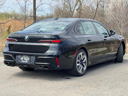 Black Sapphire Metallic 2026 BMW 760 760i xDrive