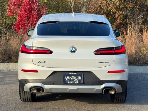 2024 BMW X4 xDrive30i