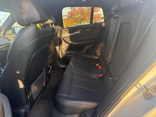 2024 BMW X4 xDrive30i