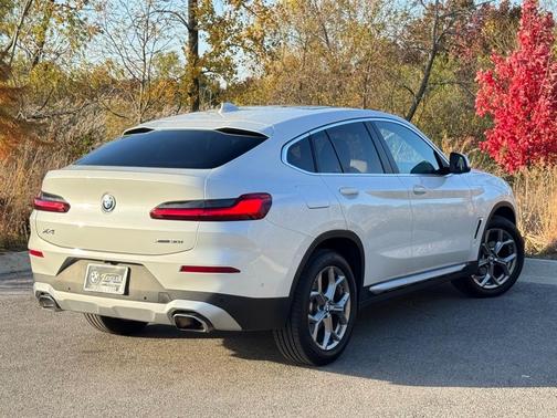 2024 BMW X4 xDrive30i