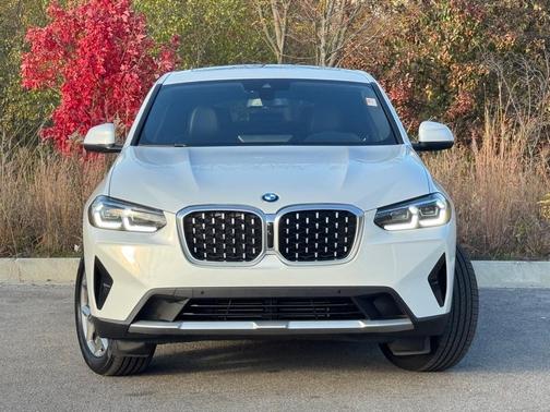 2024 BMW X4 xDrive30i