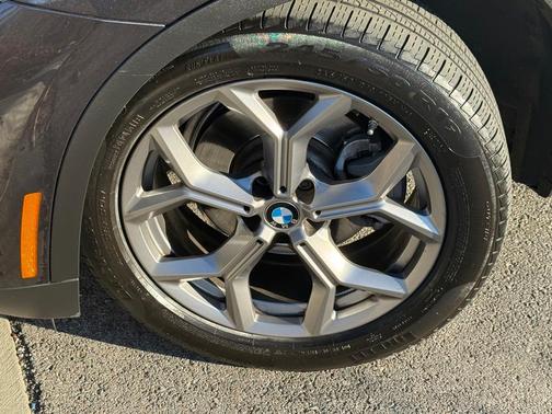 2023 BMW X4 xDrive30i