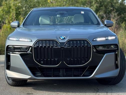 2026 BMW 740 i xDrive