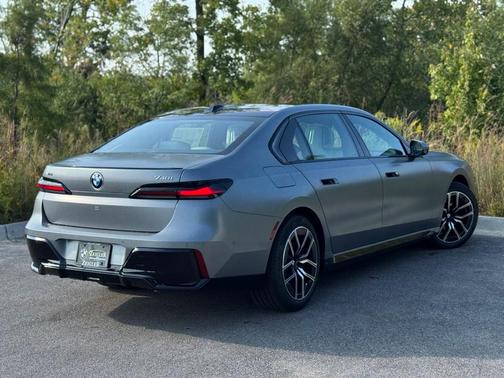 2026 BMW 740 i xDrive