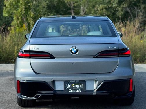 2026 BMW 740 i xDrive
