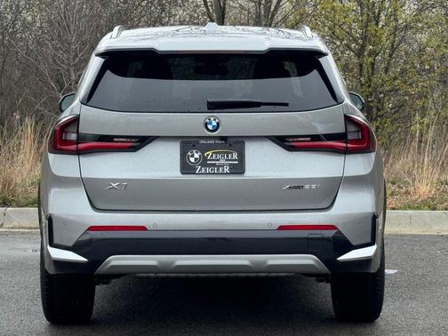 Space Silver 2026 BMW X1 xDrive28i