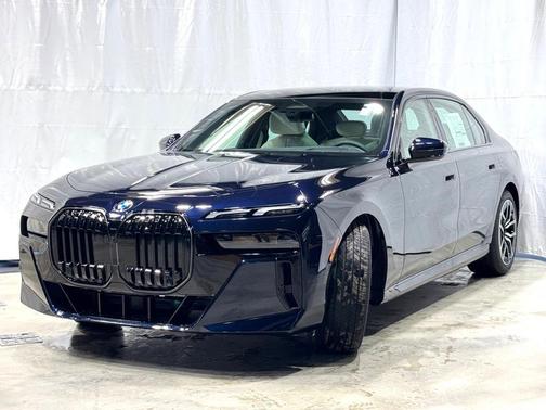 2026 BMW 740 i xDrive