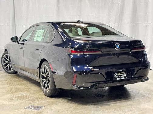 2026 BMW 740 i xDrive