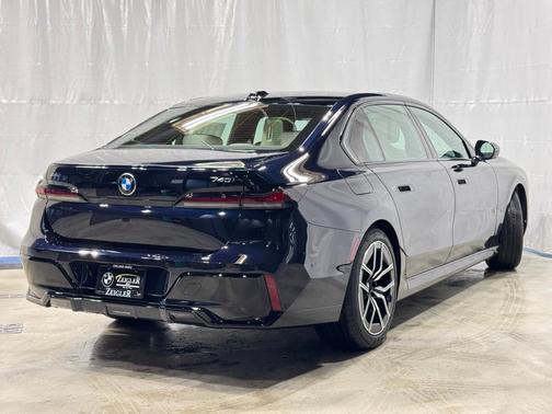 2026 BMW 740 i xDrive