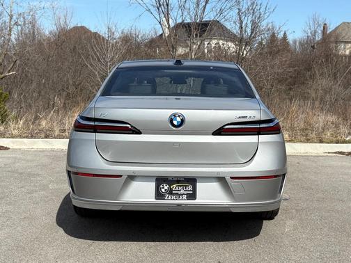 2025 BMW i7 xDrive60