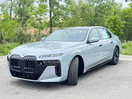 2025 BMW 760 760i xDrive