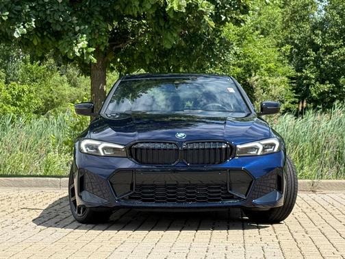 2025 BMW 330 i xDrive