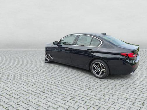 Black Sapphire Metallic 2022 BMW 530 i xDrive