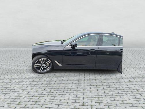 Black Sapphire Metallic 2022 BMW 530 i xDrive