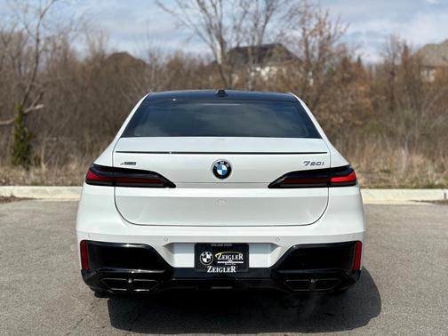 2025 BMW 760 760i xDrive