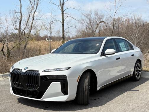 2025 BMW 760 760i xDrive