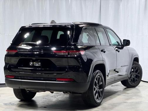 2024 Jeep Grand Cherokee Laredo