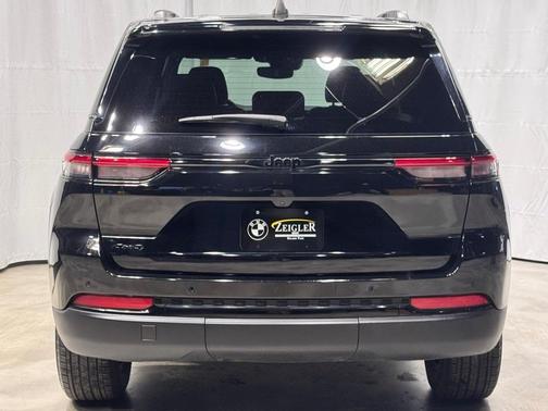 2024 Jeep Grand Cherokee Laredo