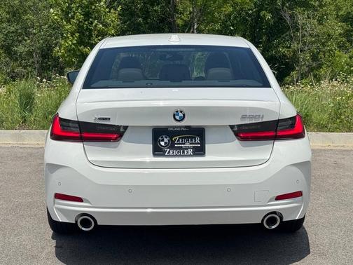 2025 BMW 330 i xDrive