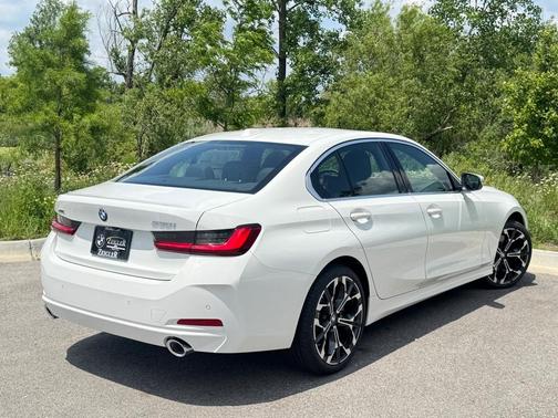 2025 BMW 330 i xDrive