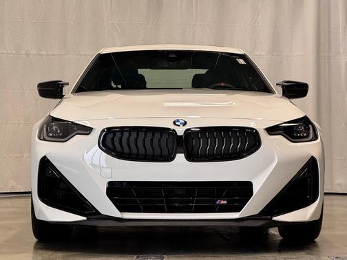 2026 BMW M240 i xDrive
