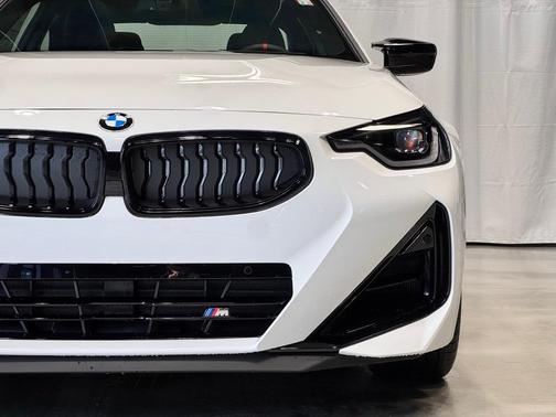 2026 BMW M240 i xDrive