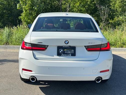 2025 BMW 330 i xDrive