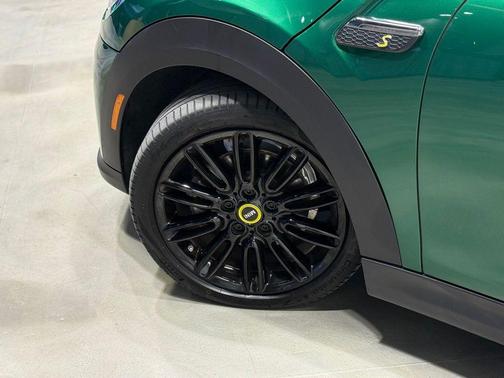 2024 MINI SE Hardtop Cooper