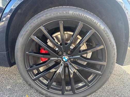 2022 BMW X5 M50i