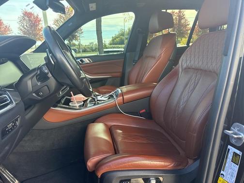 2022 BMW X5 M50i