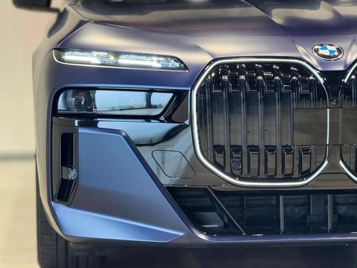 2025 BMW 760 760i xDrive
