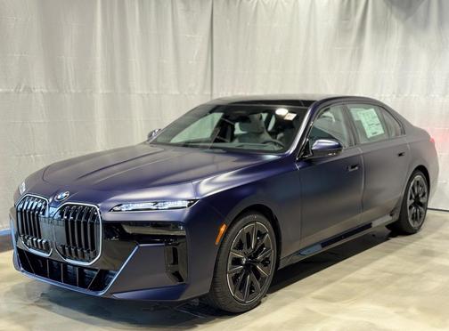 2025 BMW 760 760i xDrive