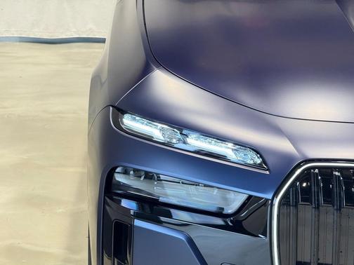 2025 BMW 760 760i xDrive
