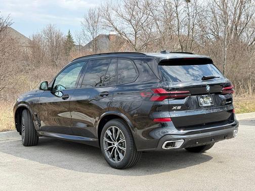 Black Sapphire Metallic 2026 BMW X5 xDrive40i
