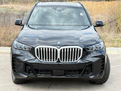 Black Sapphire Metallic 2026 BMW X5 xDrive40i
